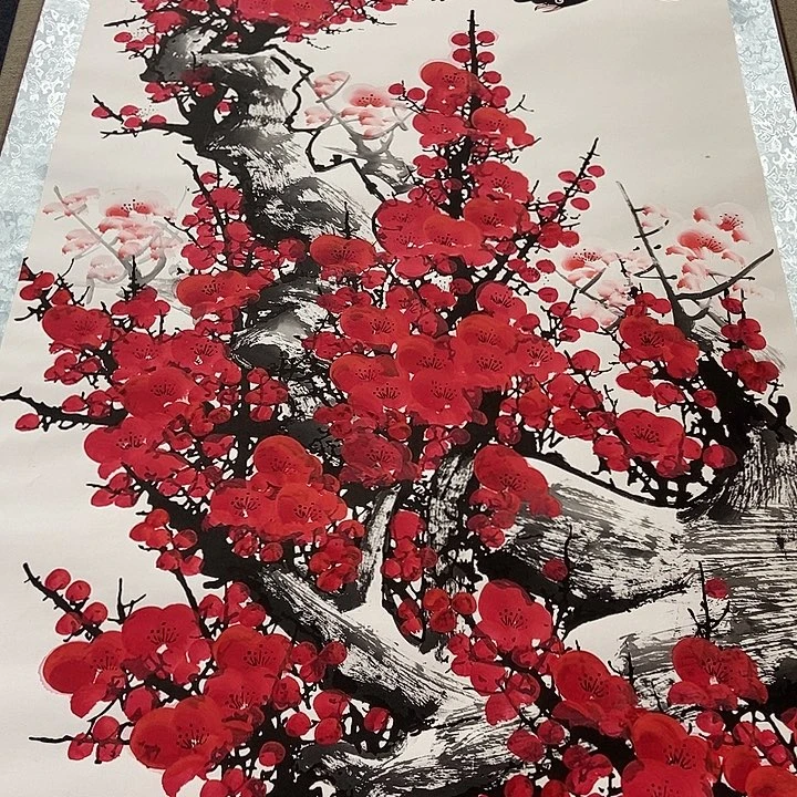 白轴红色梅花作品