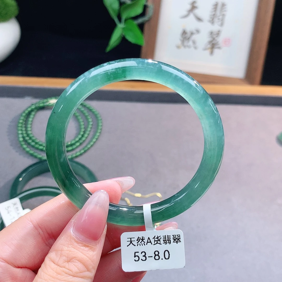 翡翠手镯（圆镯）未镶嵌