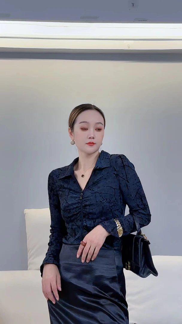 秋季新款印花上衣女收腰长袖打底衫8807#