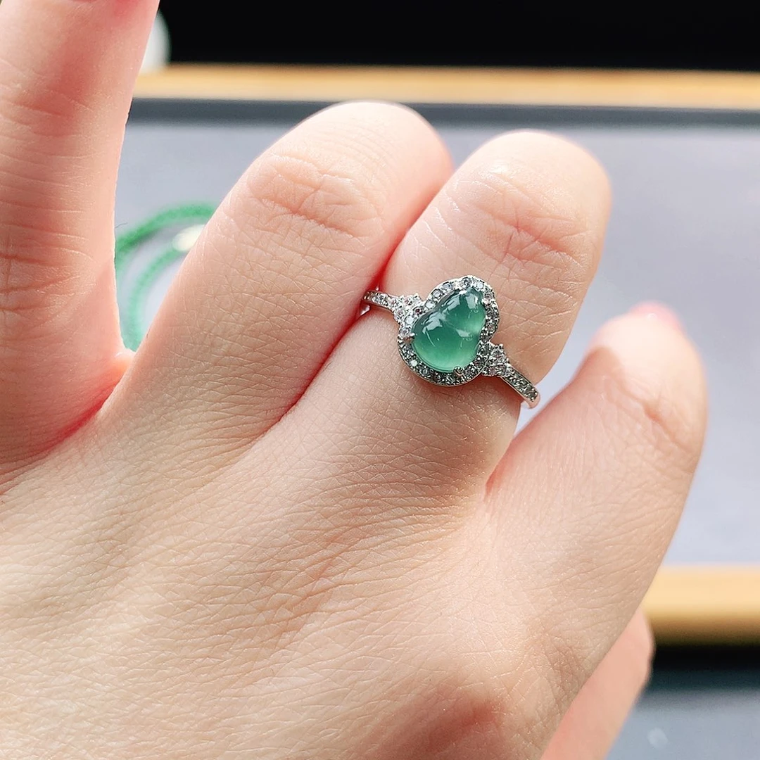 未镶嵌手镯（圆镯）翡翠