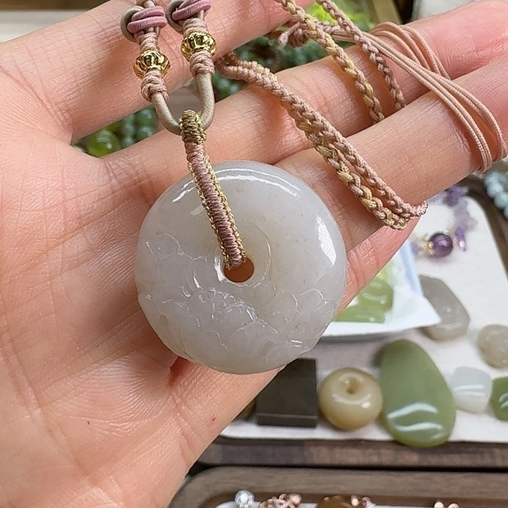 和田玉颈饰未镶嵌