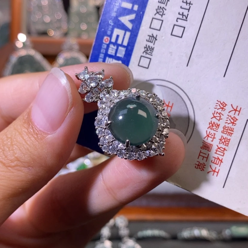 【闪购商品】翡翠未镶嵌颈饰