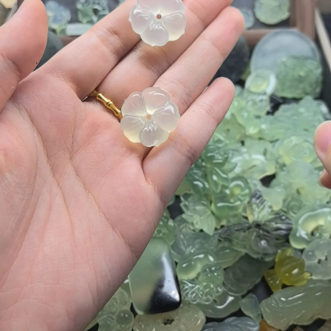 蛇纹石玉合金颈饰