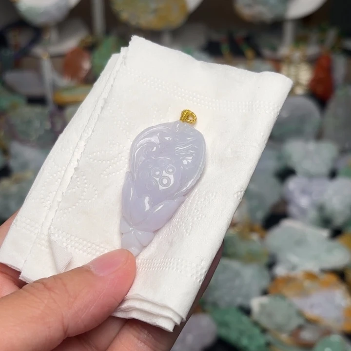 翡翠颈饰未镶嵌吊坠