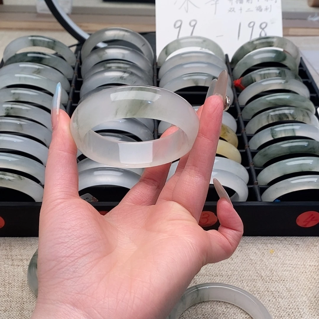 石英质玉未镶嵌手镯