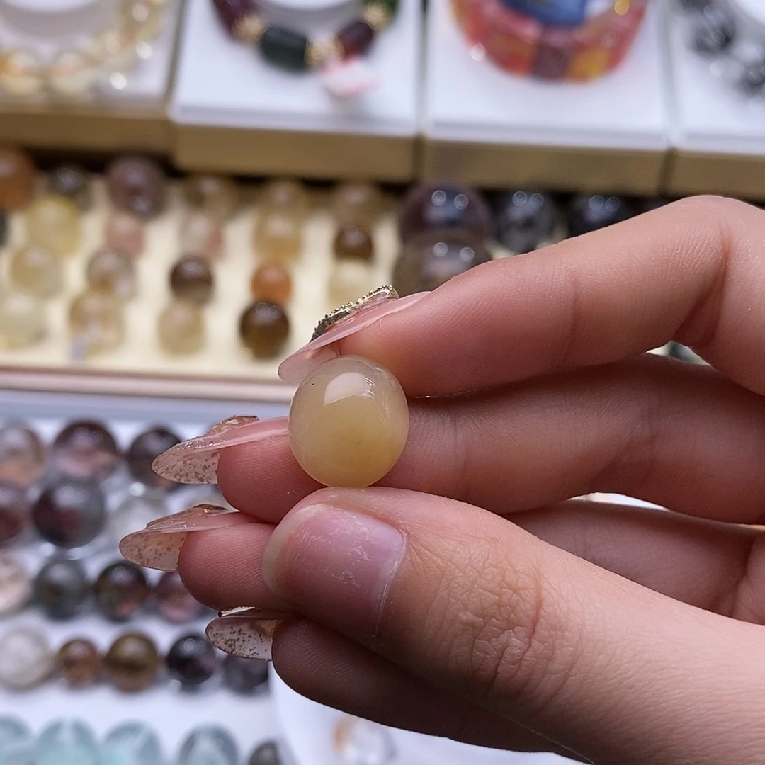 水晶颈饰未镶嵌，