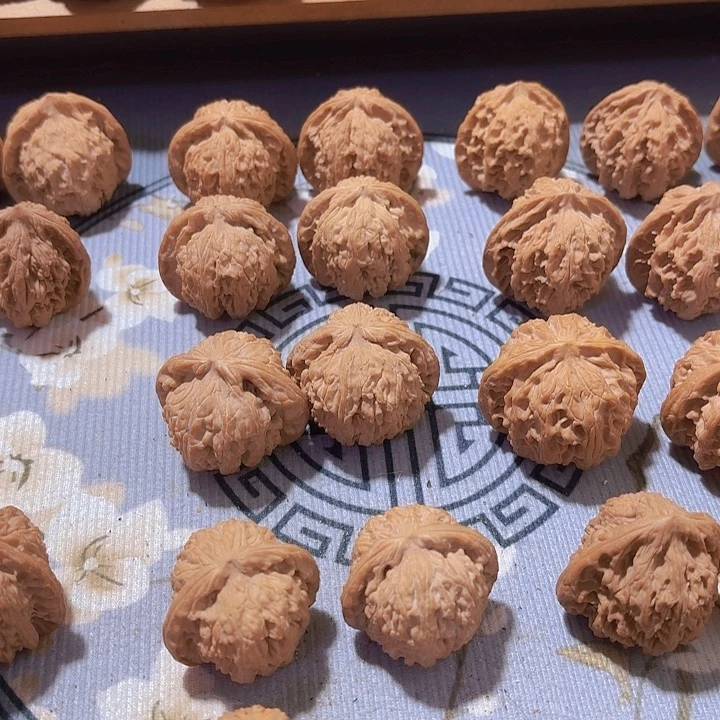 嘉***制大叶紫檀（黑酸枝木类）42白师子
