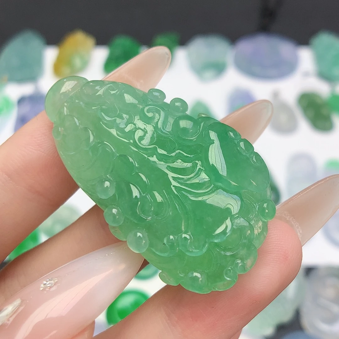 翡翠未镶嵌颈饰白菜