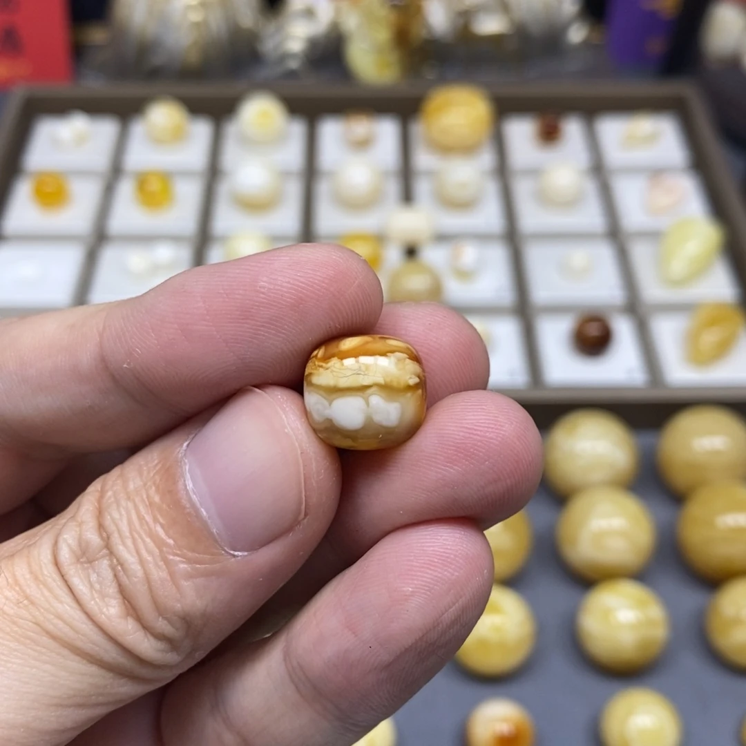 明***玩琥珀未镶嵌珠宝奇石13老型 微瑕