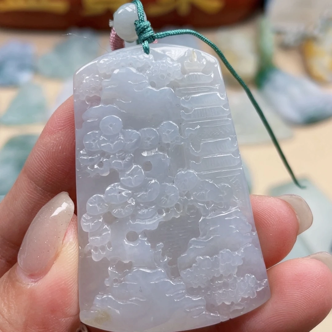 翡翠未镶嵌颈饰山水
