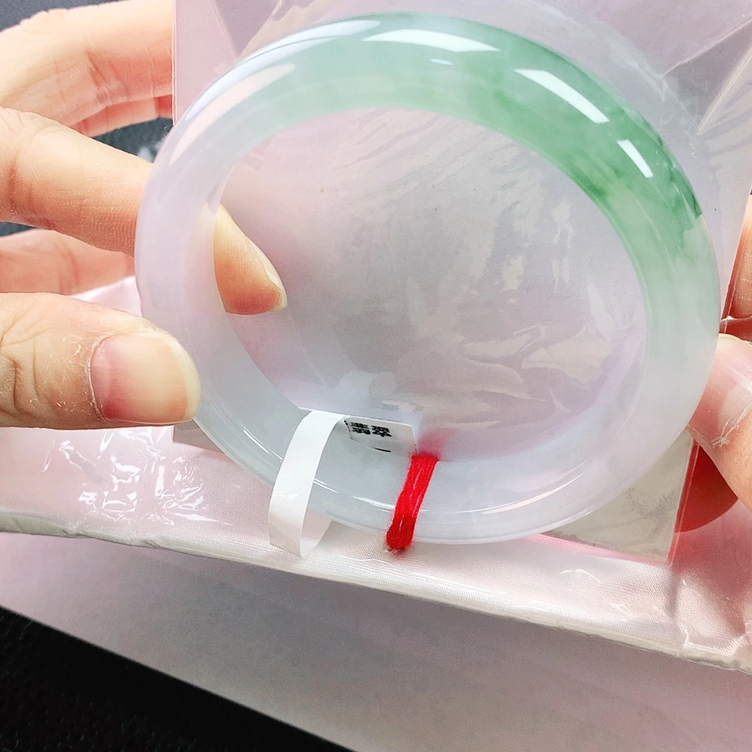 翡翠手镯未镶嵌59轮胎