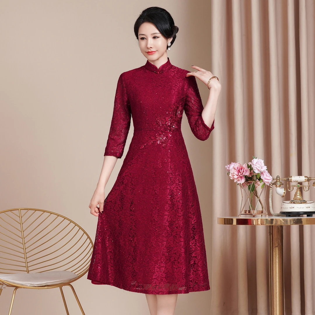 2025秋装新款旗袍连衣裙高贵红色蕾丝婚宴装妈妈装敬酒服气质显瘦