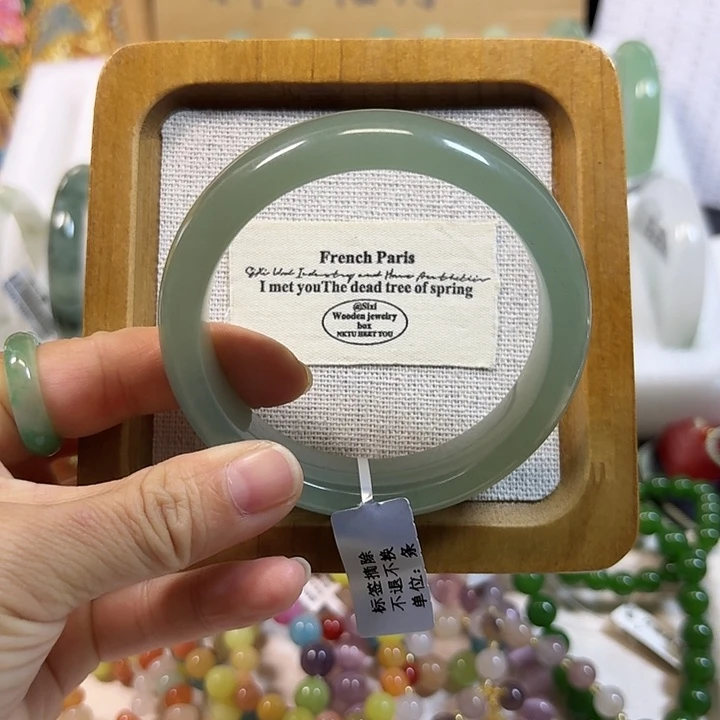 石英质玉未镶嵌手镯