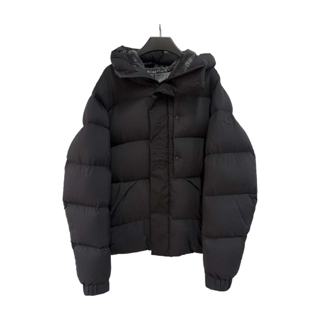 未使用 MONCLER madeira黑武士羽绒服/5码/2561819