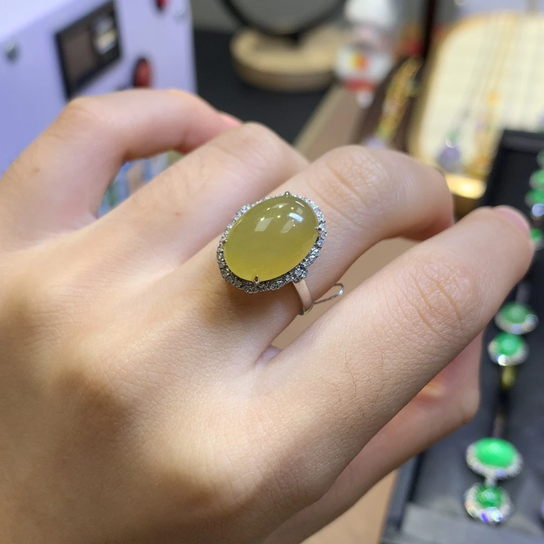 翡翠18K金镶嵌颈饰翡翠