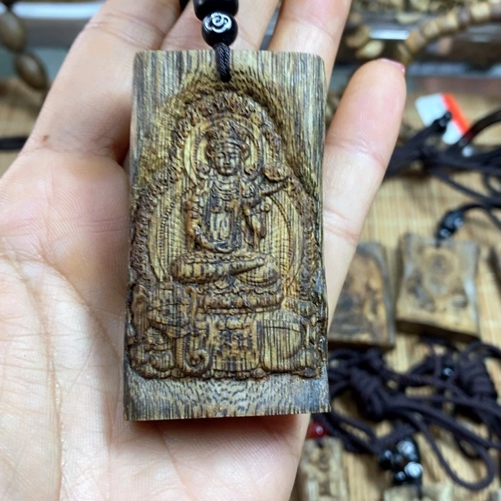 沉香手把件12.5克雕刻普贤观音