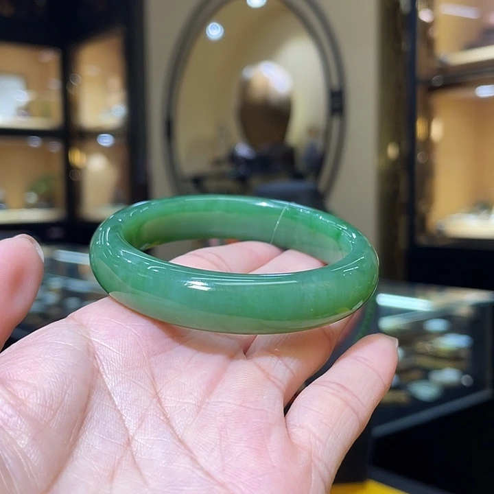 和田玉手镯未镶嵌52.3#47.8g