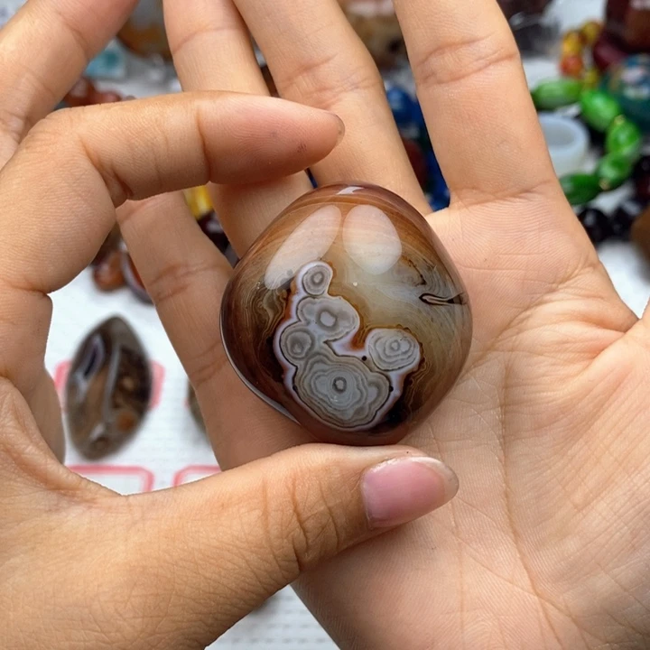 牛***虎未镶嵌颈饰玛瑙/玉髓