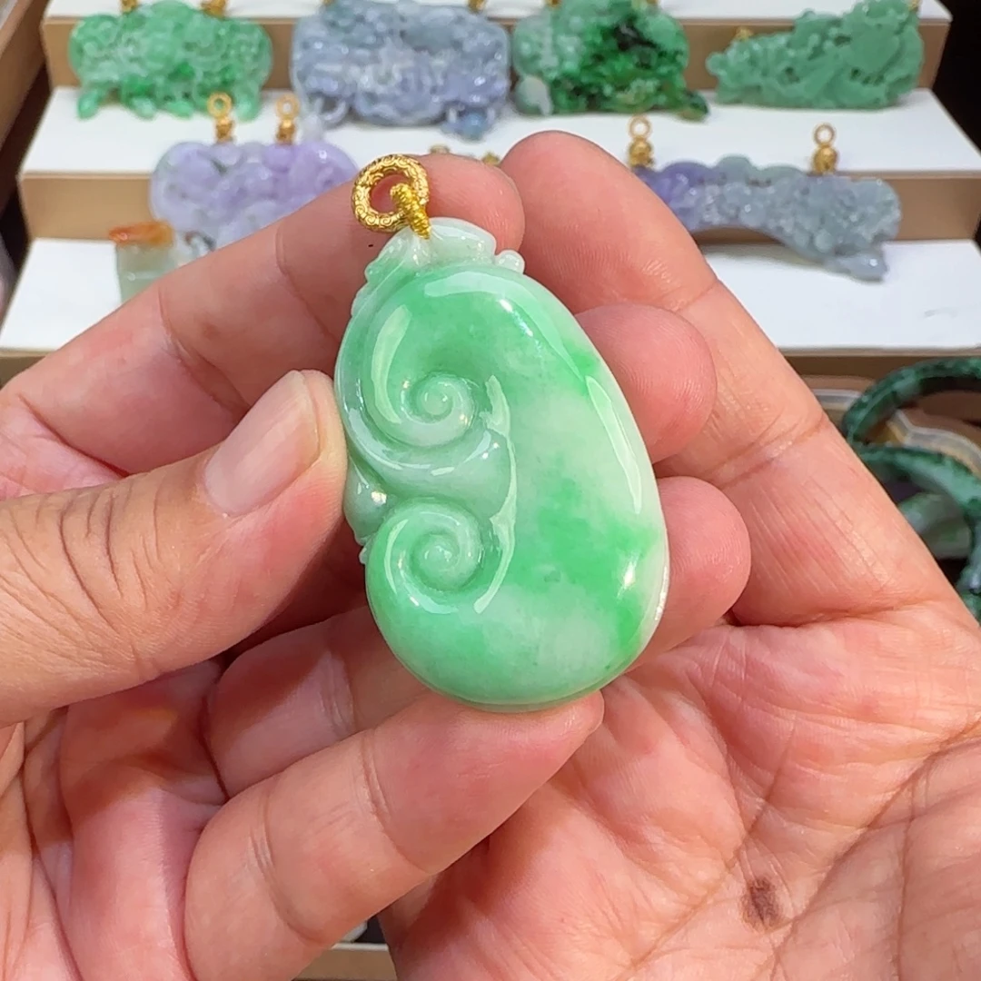 翡翠未镶嵌颈饰翡翠