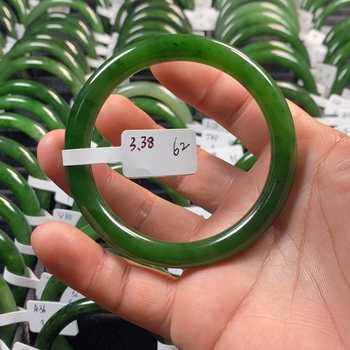 和田玉（碧玉）手镯未镶嵌62+