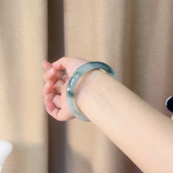 石英质玉未镶嵌手镯48