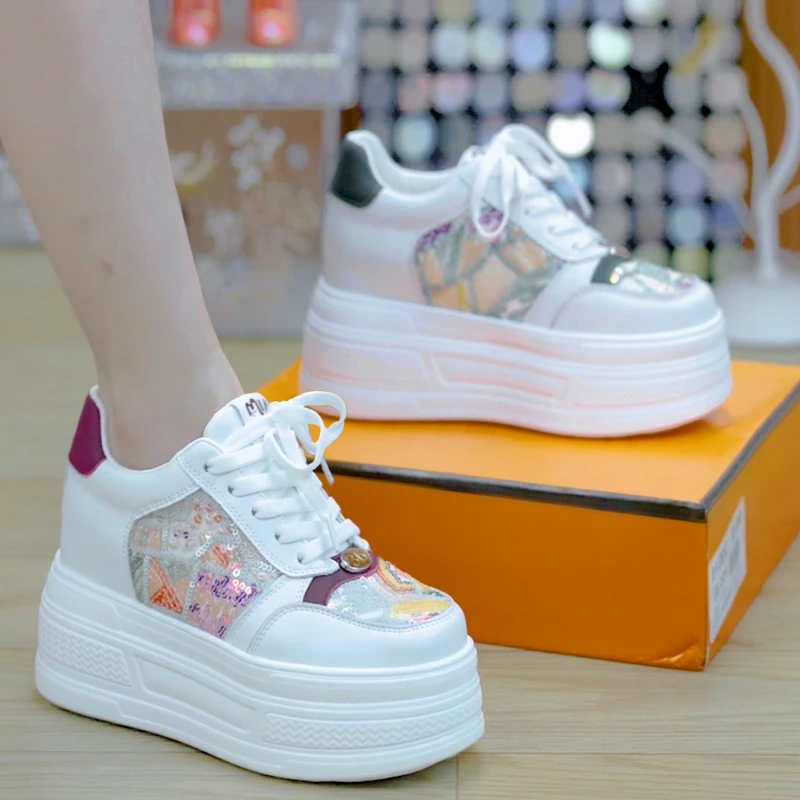 8cm亮皮拼色厚底小白鞋女潮2025秋季百搭增高休闲板鞋