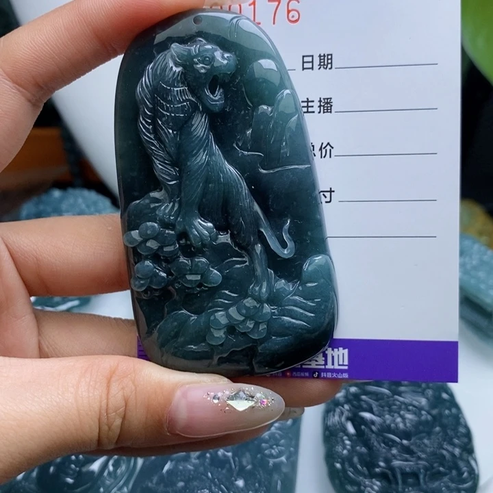 【闪购商品】翡翠颈饰未镶嵌1111111111