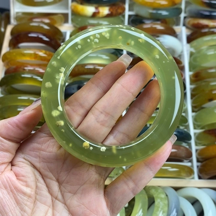 蛇纹石玉未镶嵌手镯60