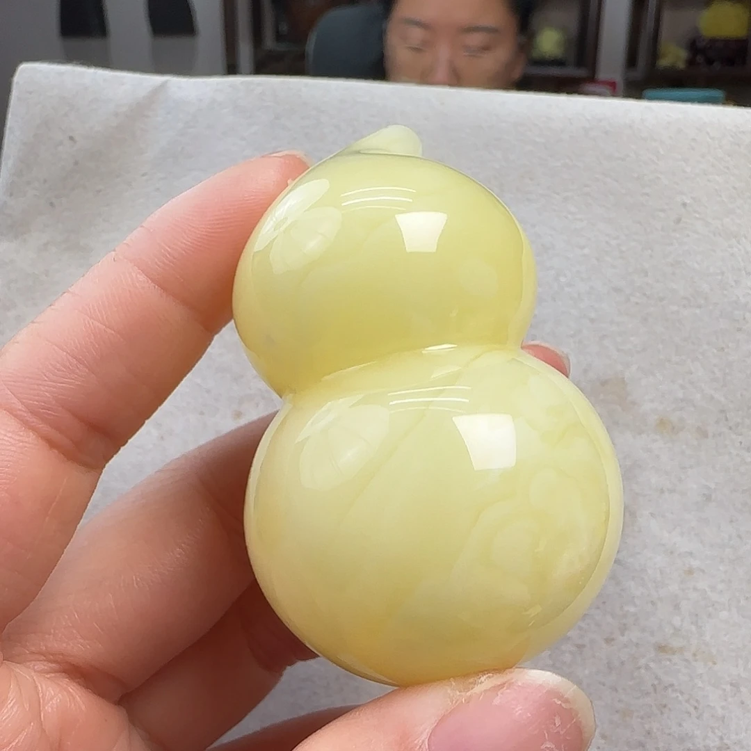 蜜蜡未镶嵌珠宝奇石