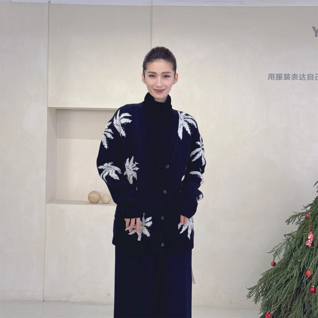 初昕 西栖美好资源分享-牦牛绒开衫