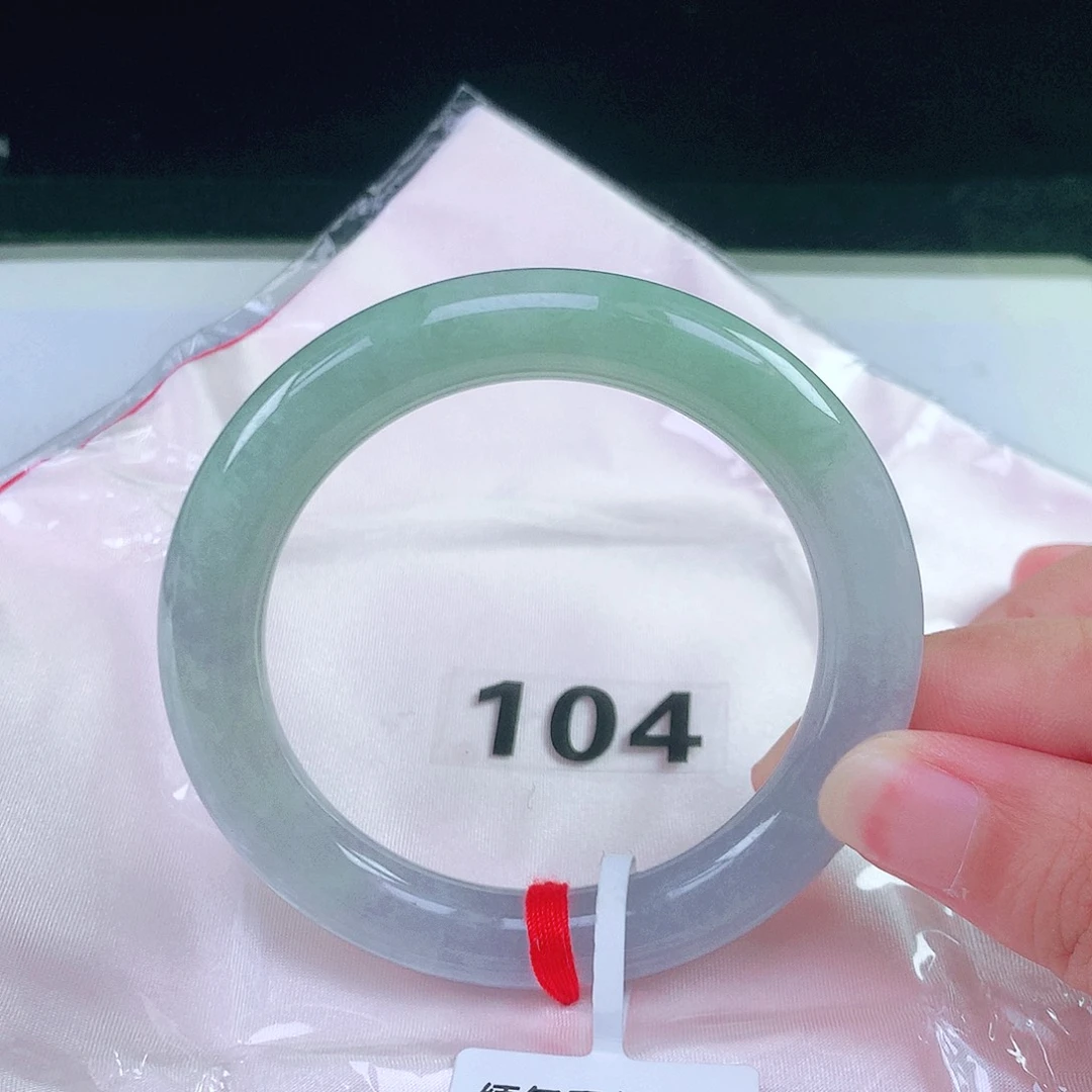 翡翠手镯（圆镯）未镶嵌翡翠手镯