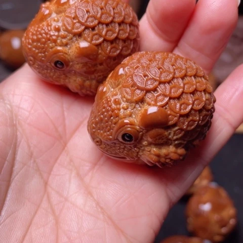 【闪购商品】手串/手链橄榄核云37左右金币金蝉手球