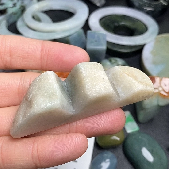 翡翠未镶嵌颈饰天然翡翠71