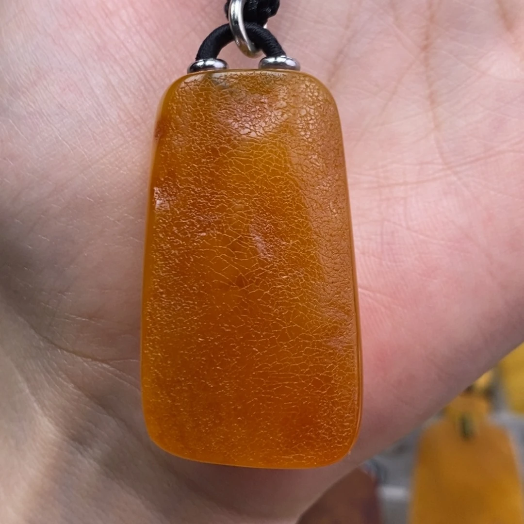 琥珀吊坠(赠链)未镶嵌