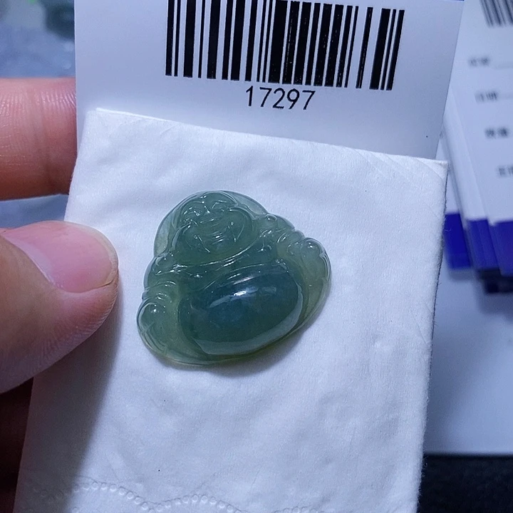 翡翠未镶嵌颈饰一