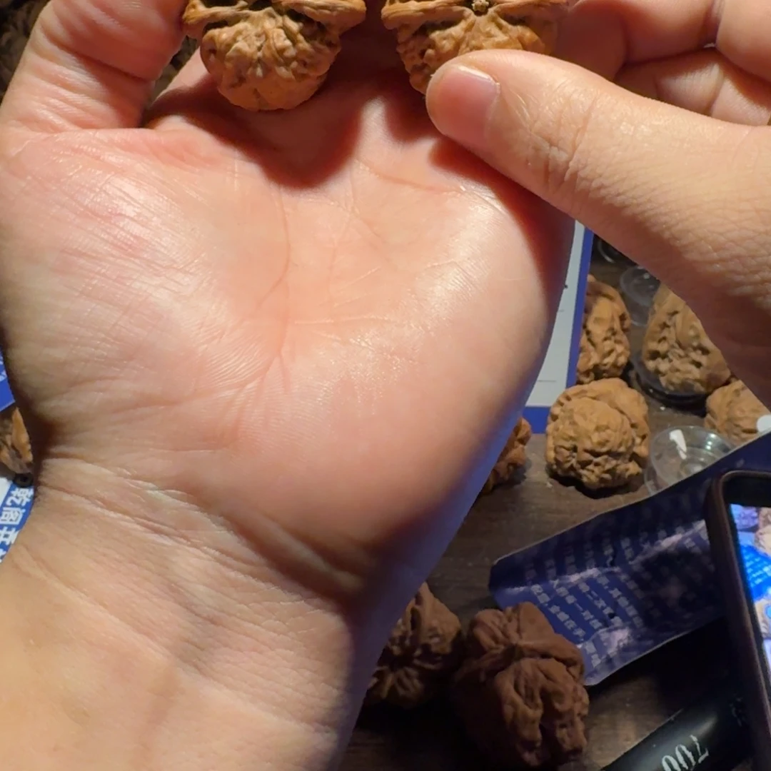 花***圆吊坠文玩核桃蛤蟆的眼睛是真的好看啊我的