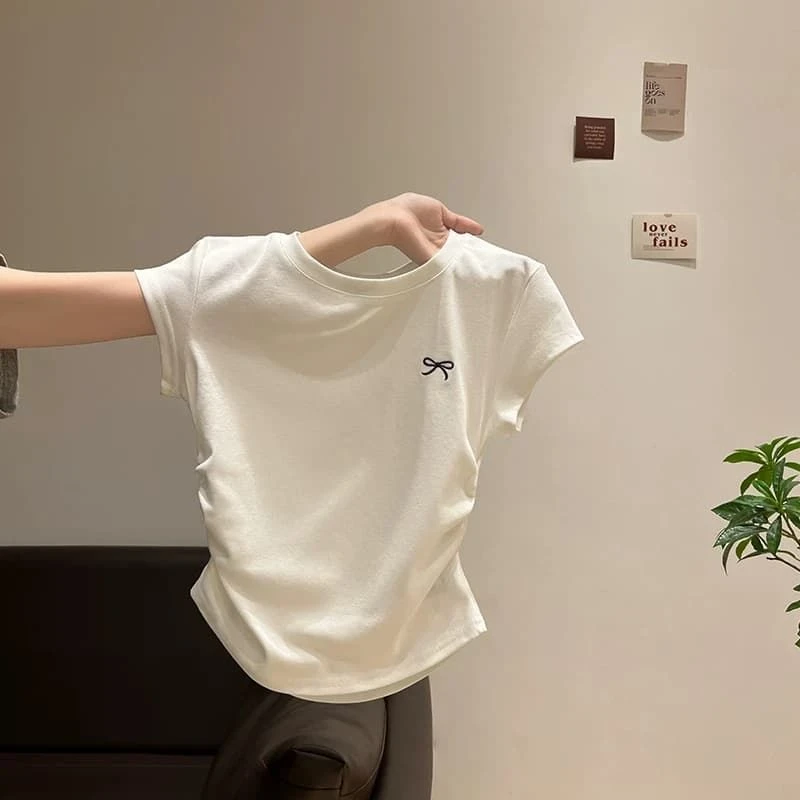 菲凡阁白色蝴蝶结刺绣正肩圆领短袖T恤女夏褶皱收腰修身短款上衣