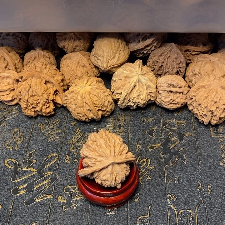 鸿***文玩核桃吊坠文玩核桃异形单只的