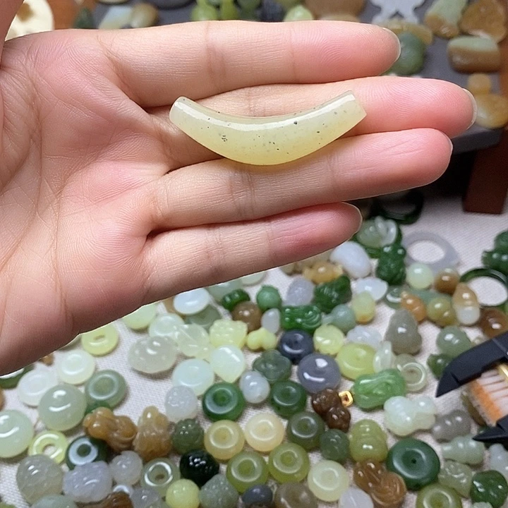 未镶嵌和田玉挂件