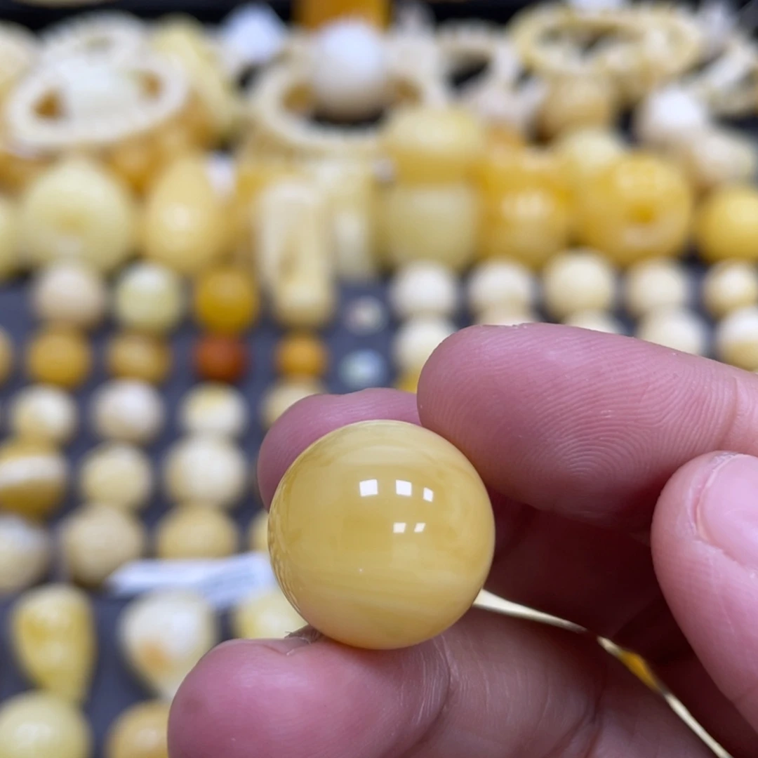 蜜蜡未镶嵌裸石16.8mm浓蜡