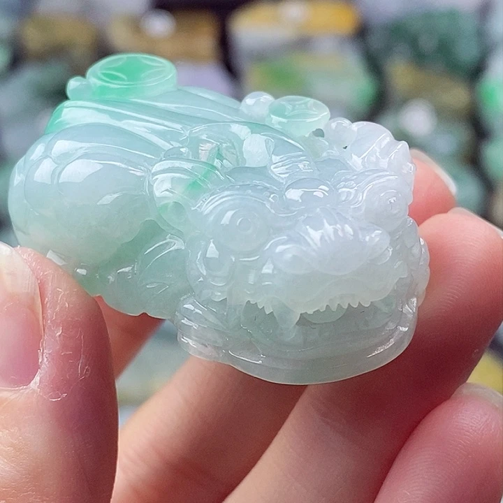 颈饰未镶嵌翡翠天然