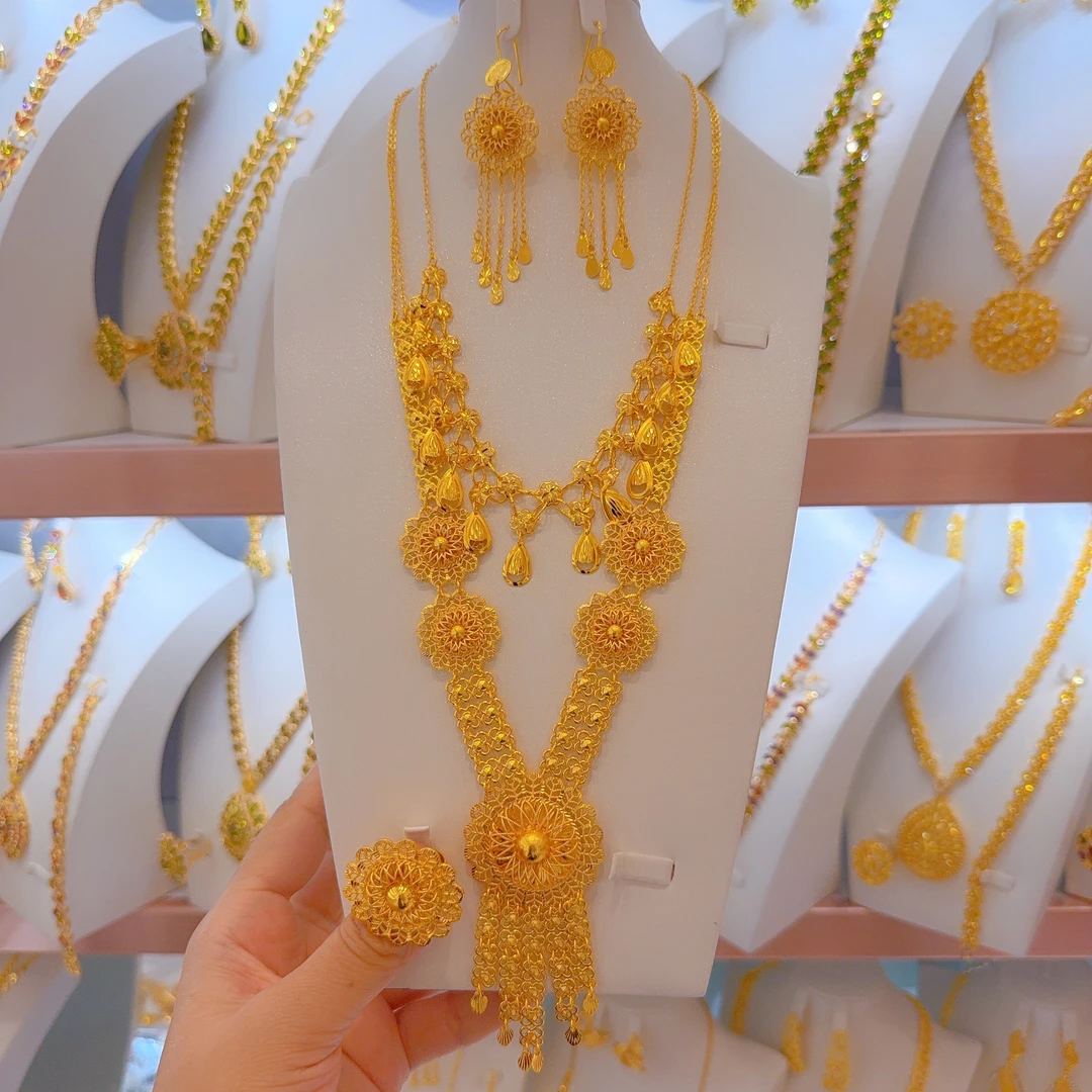 铜合金亚克力项链 新款金子同款四件套首饰气质网红爆款婚礼佩戴