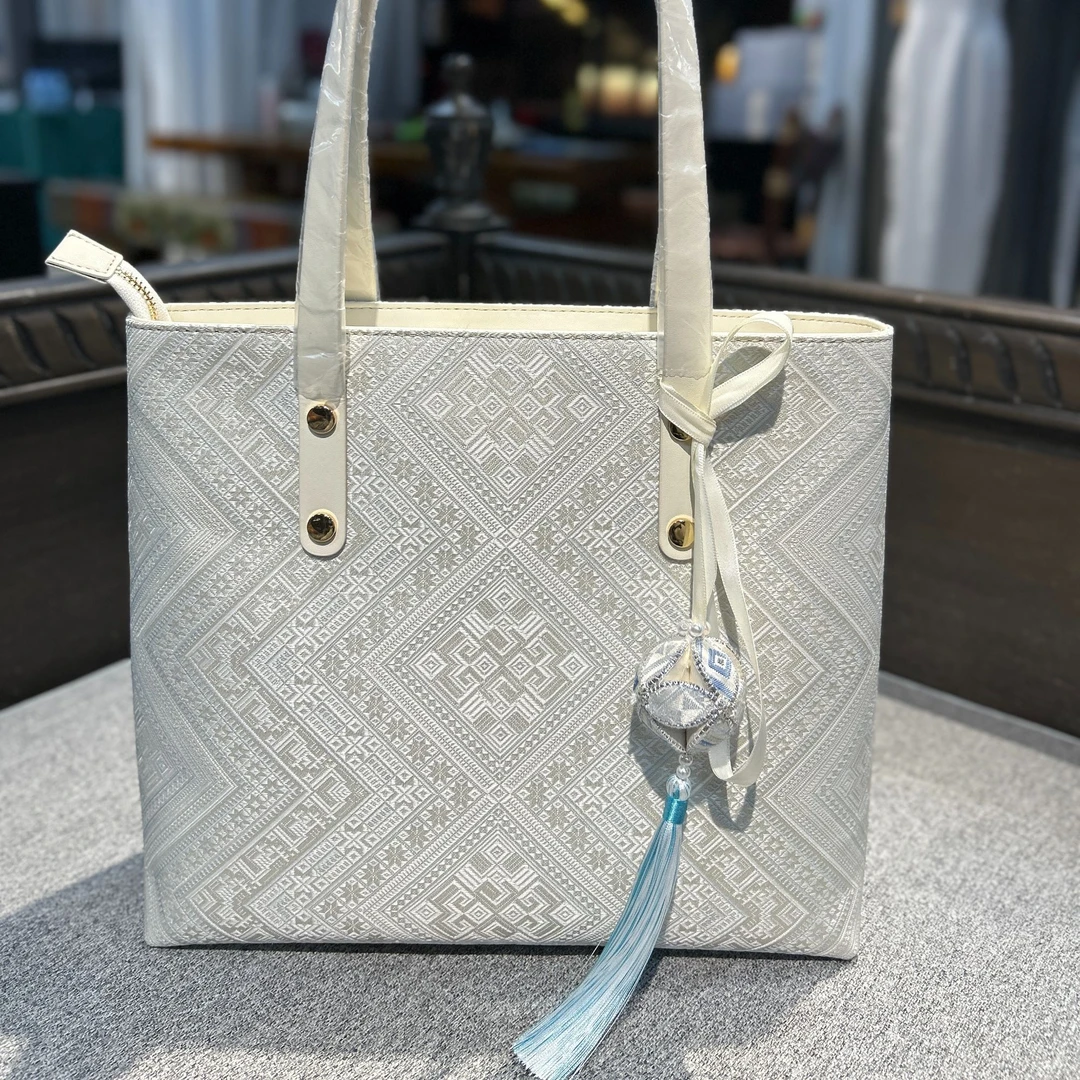 【顺丰包邮】壮锦女式大托特时尚包包单肩女士轻奢肩广西壮锦包