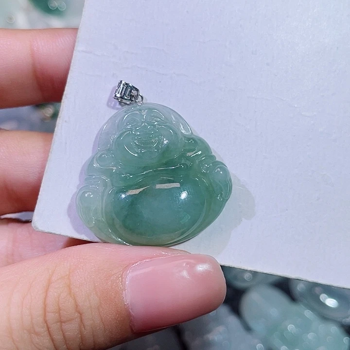 翡翠18K金镶嵌颈饰佛公