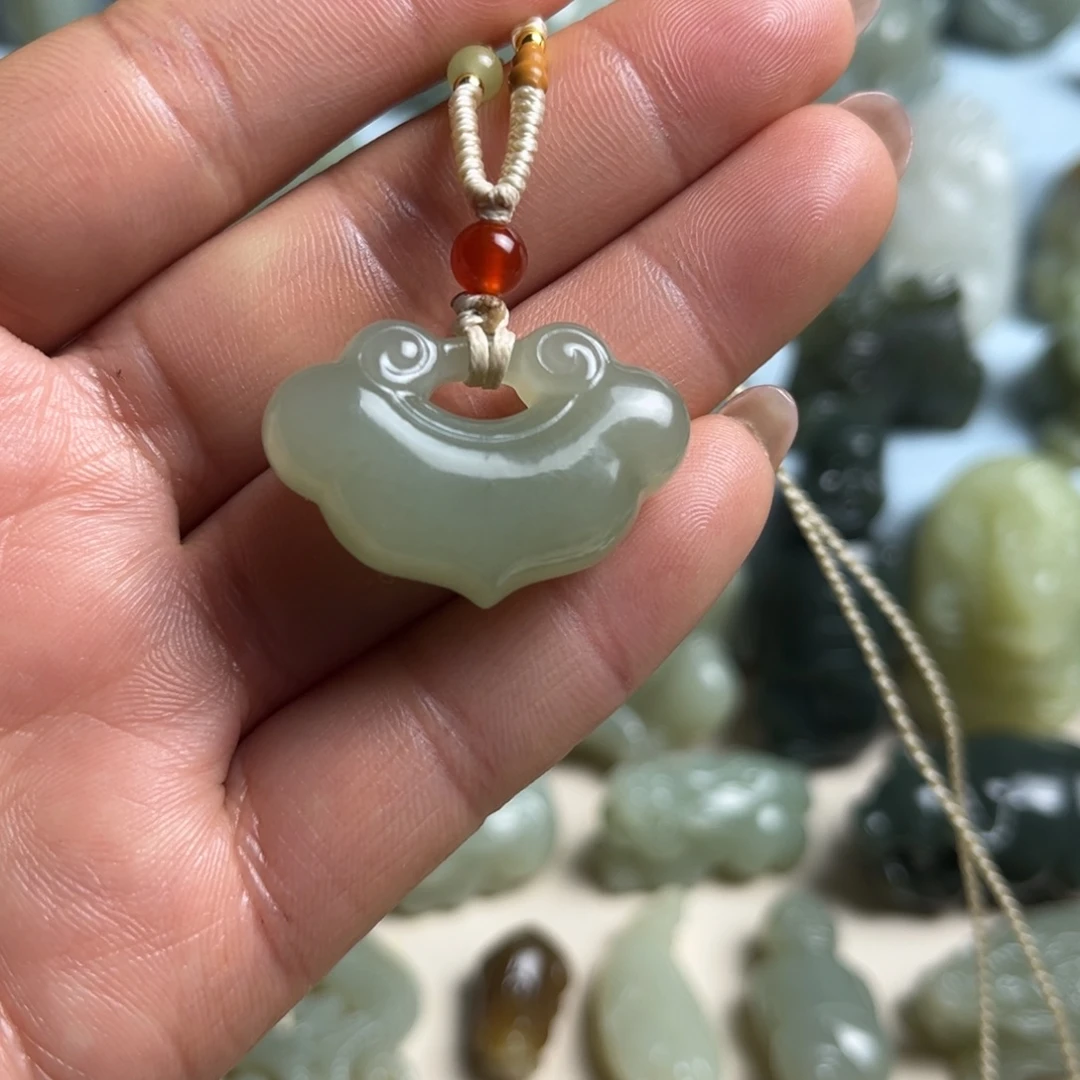和田玉未镶嵌挂件