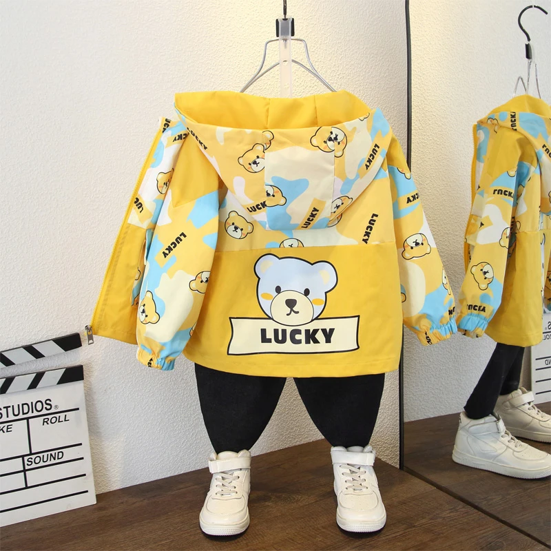 儿童秋季韩版时尚小熊满印连帽夹克服女童秋款薄款卡通风衣外套潮