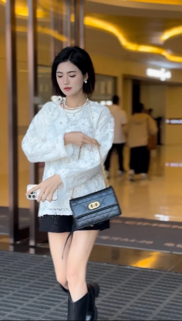 【白栀茉莉】水貂绒衬衫蕾丝玫瑰花打底衫宽松气质上衣00177