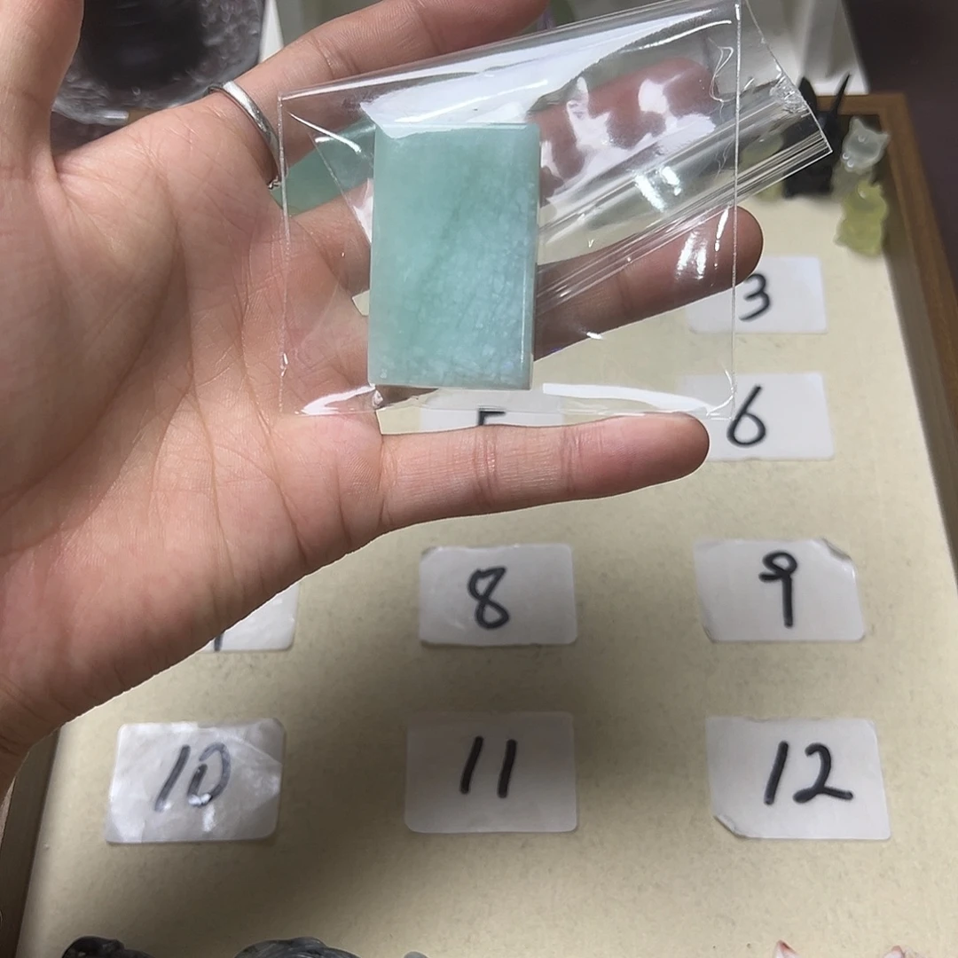 一***茶蛇纹石玉合金颈饰