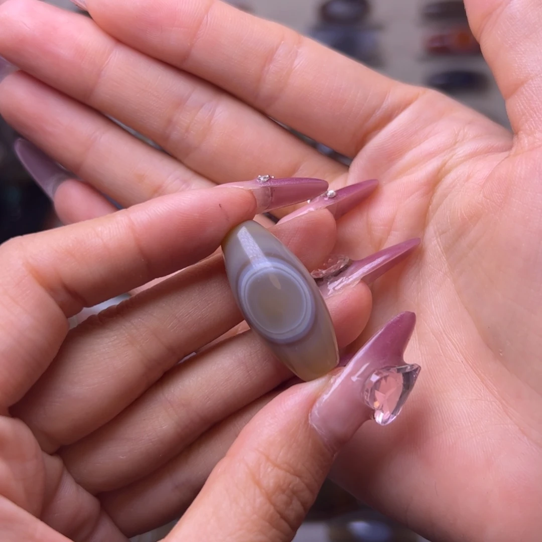 苞***粒玛瑙/玉髓颈饰未镶嵌