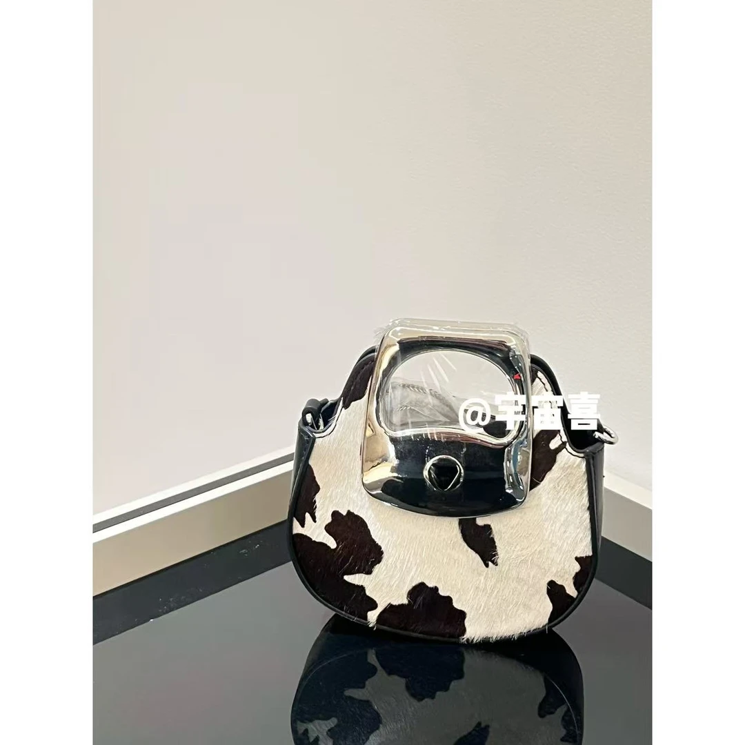 【奶牛花纹马毛金属迷你斜挎包】福袋